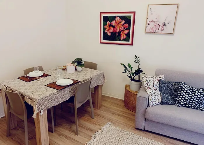 Elegant, Cozy, Between The Centre And The Seaside