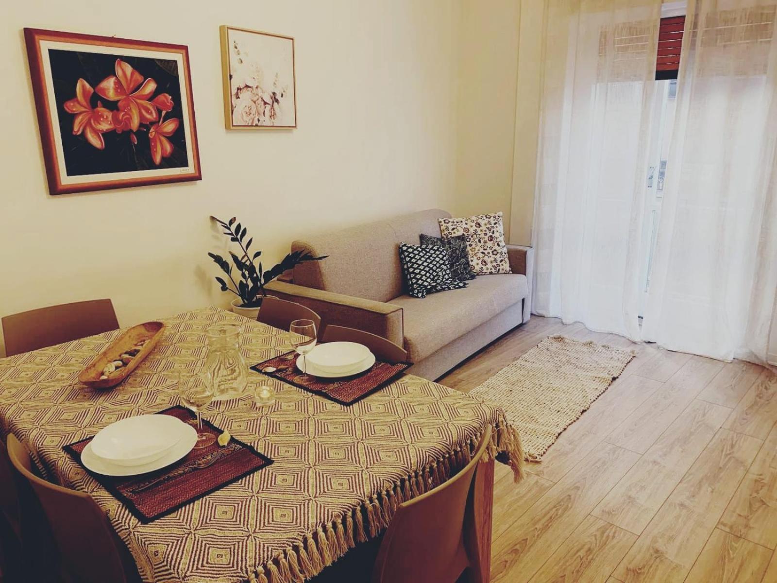 Elegant, Cozy, Between The Centre And The Seaside Apartment *